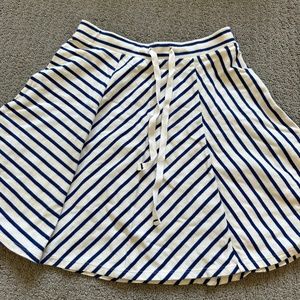 UNIQLO skater skirt